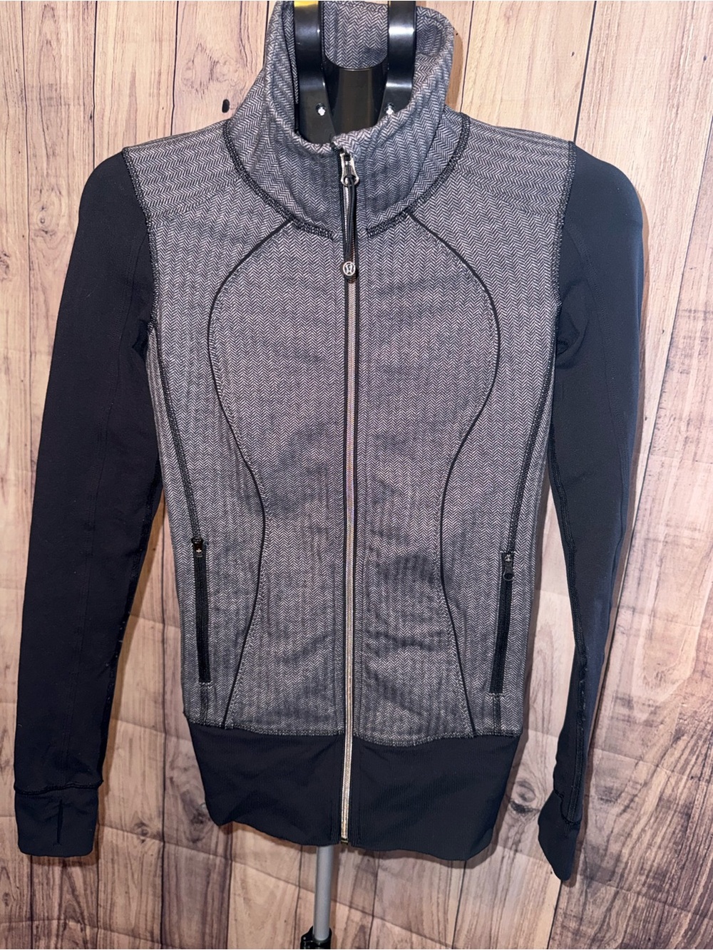 Lululemon Define Jacket Herringbone Black Gray Full Zip Thumbholes | size 4